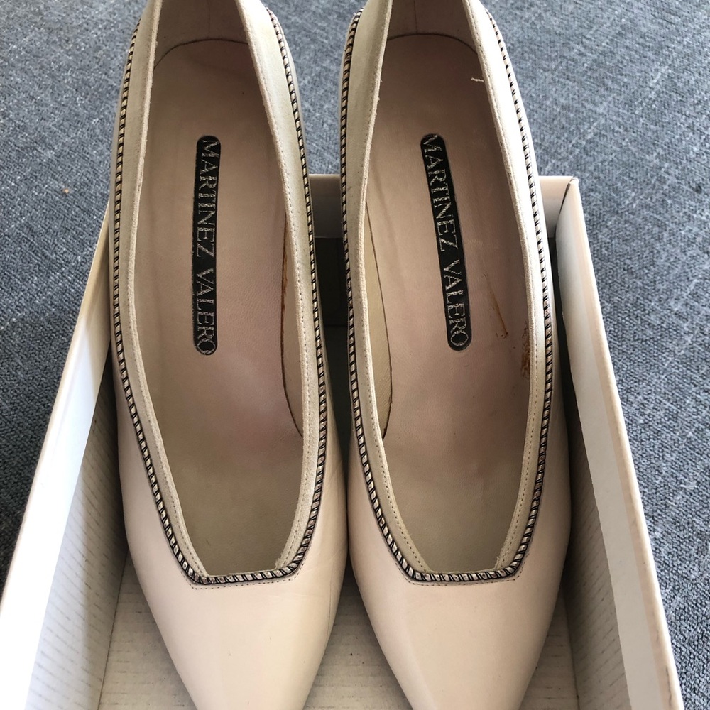 Martinez Valero beige high heels